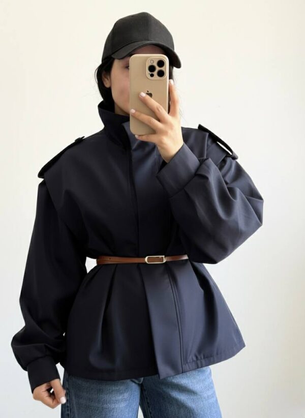 کت بارونی زنانه - نمای یقه و آستین - کیلیک مشهد