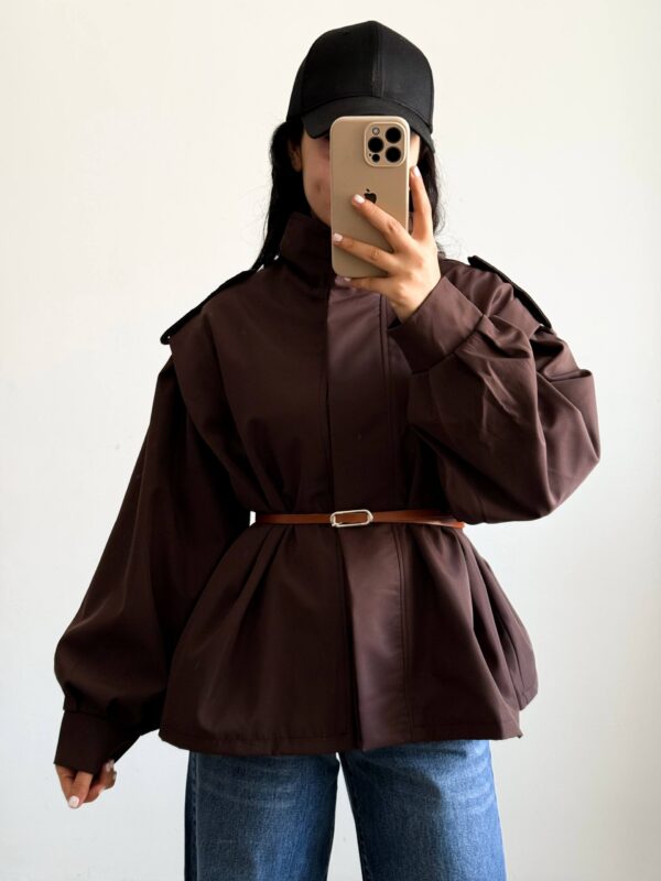 لباس پاییزی بارونی - نمای فاصله دور - کیلیک مشهد